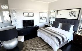 21 Cheviot Place - Penthouse With Sea View A & B